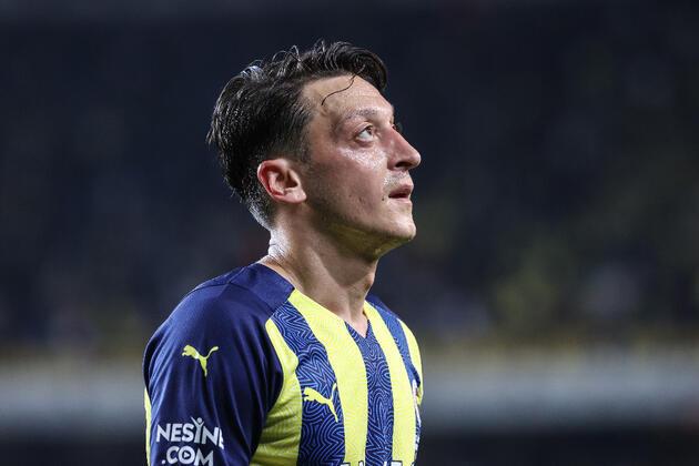 Son dakika... Fenerbahçe'de Mesut Özil'le özel görüşme!