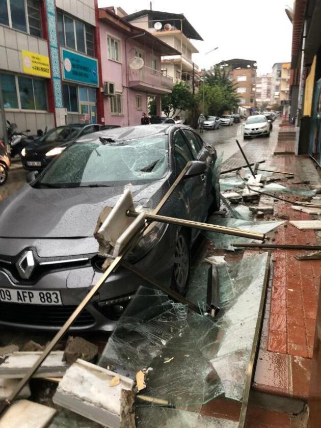 Aydın'da fırtınanın bilançosu; 7 yaralı, 15 iş yeri ile 17 araçta hasar