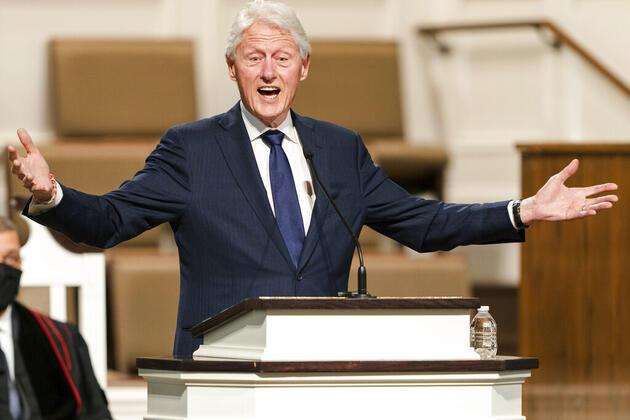 Eski ABD Başkanı Bill Clinton hastaneye kaldırıldı
