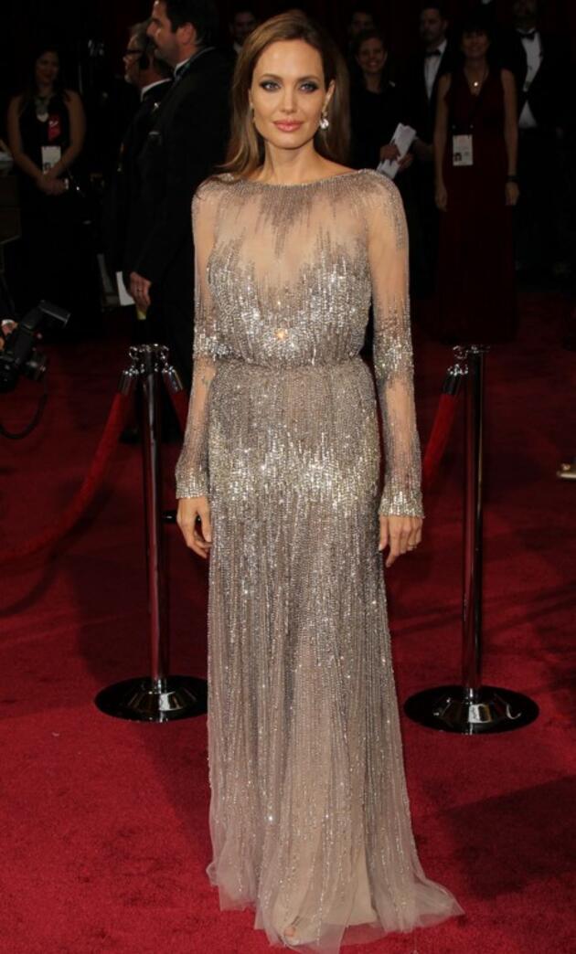 Galada ilgi odağı oldu: Annesinin 7 yıllık Oscar elbisesini giydi