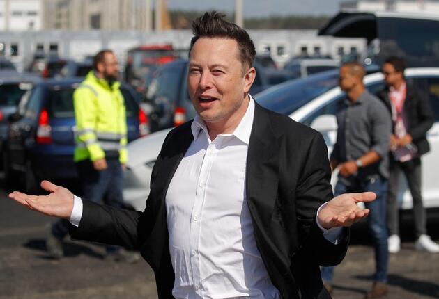Elon Musk yine fark attı: Serveti, dünyanın en zenginlerinden Gates ve Buffet'ın toplamını geçti