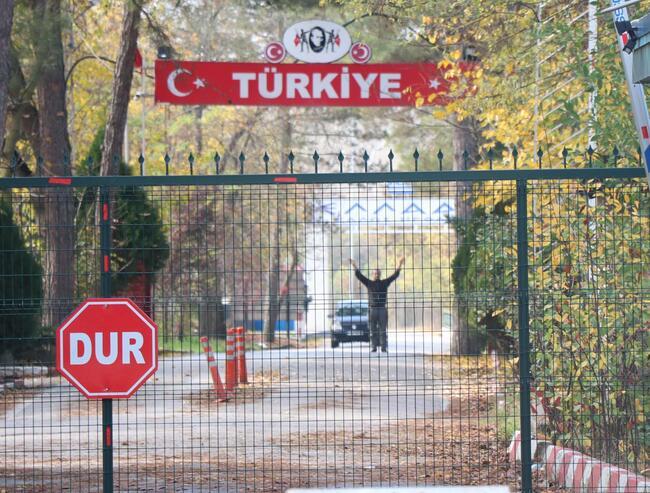 Türkiye deport etti! ABD vatandaşı DEAŞ'lı terörist arada kaldı