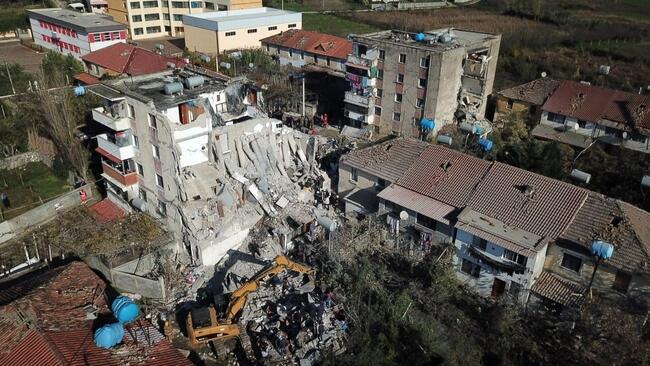 Arnavutluk’ta depremin bilançosu artıyor