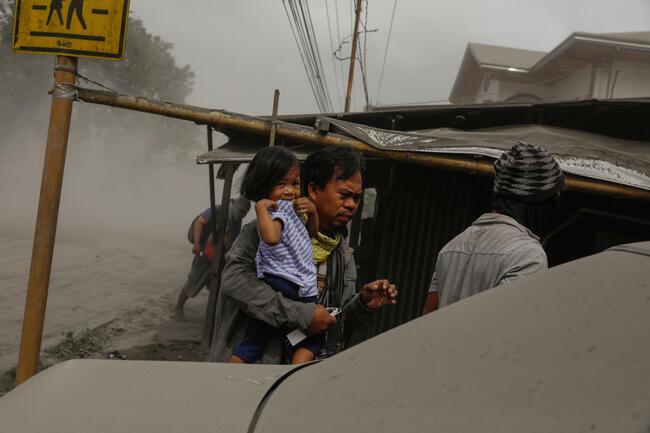 Filipinler'deki yanardağda ikinci patlama: 52 deprem oldu, binlerce kişi tahliye ediliyor