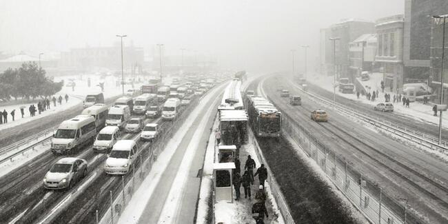 İstanbul'da kar yağışı devam edecek mi? İstanbul'a turuncu uyarı! 25 Ocak 2022 il il hava durumu