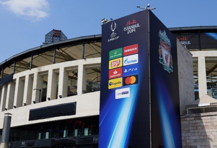 UEFA İstanbul ve Vodafone Park amp 39 ı tanıttı