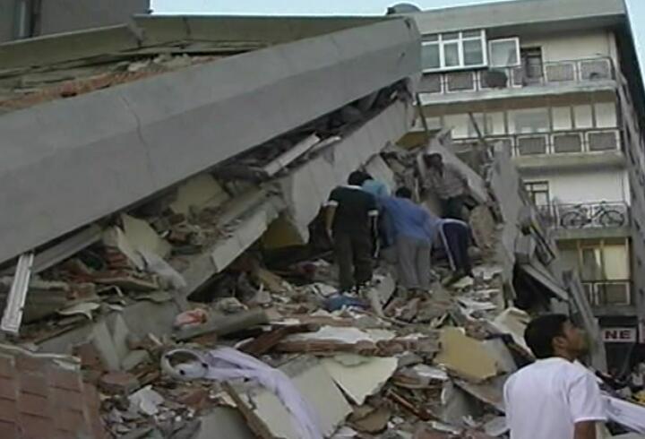 Marmara Depremi amp 39 nin ekonomiye etkisi 200 milyar zarar
