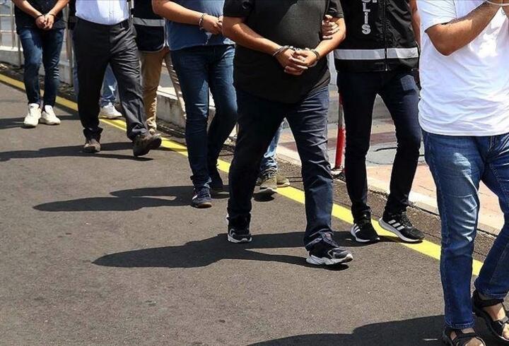 İzmir'de FETÖ operasyonu: 17 kişi yakalandı