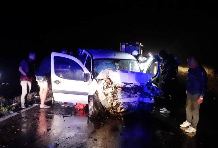 Tekirdağ'da hafif ticari araçlar çarpıştı: 7 yaralı