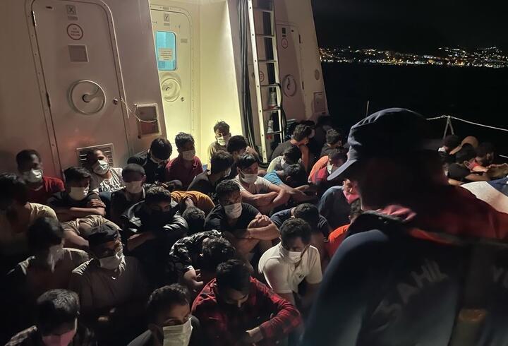 Aydın'da Türk kara sularına itilen 144 düzensiz göçmen kurtarıldı