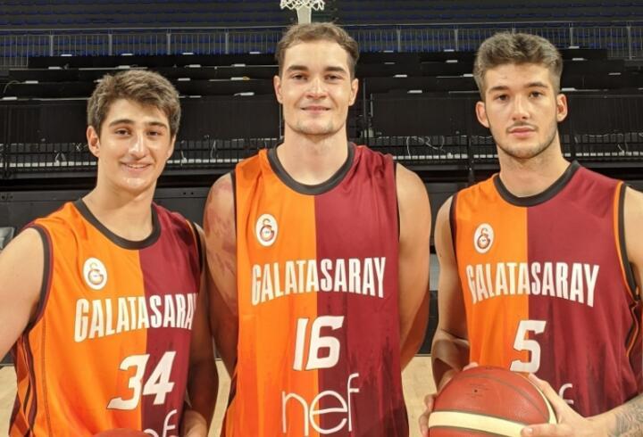 Galatasaray 3 oyuncuyu çift lisansla oynatacak