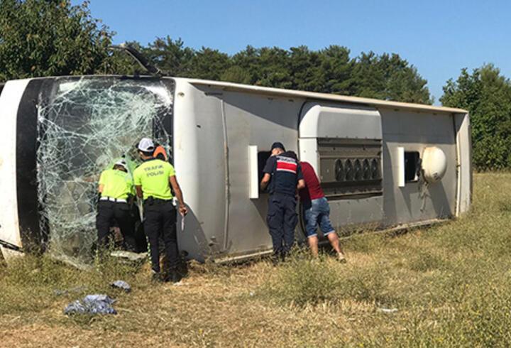 Ukraynalı turistleri taşıyan otobüs ile öğrenci servisi çarpıştı: 1 ölü, 35 yaralı
