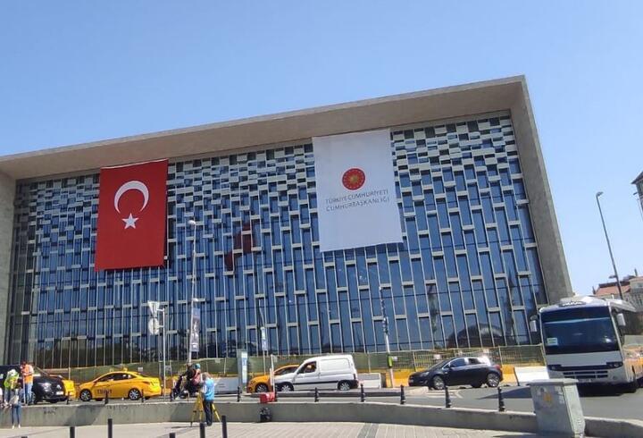 Taksim'deki Atatürk Kültür Merkezi 29 Ekim'deki açılışa hazırlanıyor