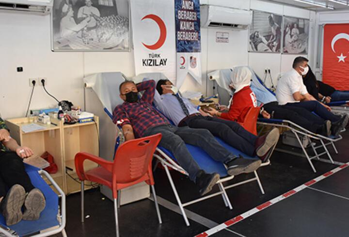 Trabzon'da kan bağışında bulunacak 1461 kişiye Trabzonspor forması hediye edilecek