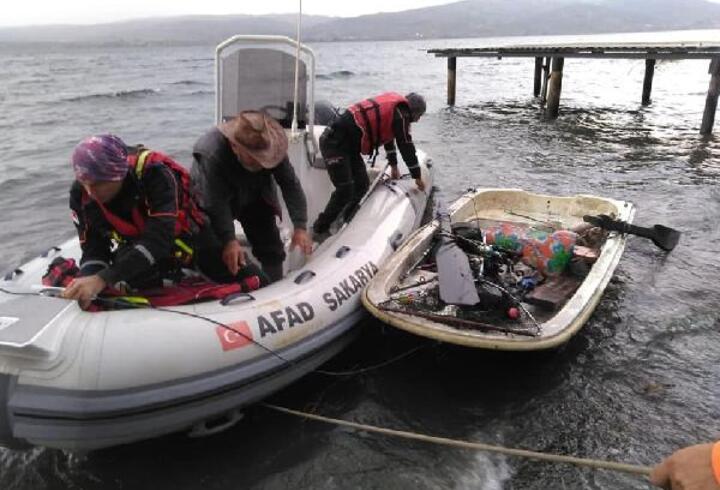 Sapanca Gölü’nde mahsur kalan balıkçıyı AFAD kurtardı