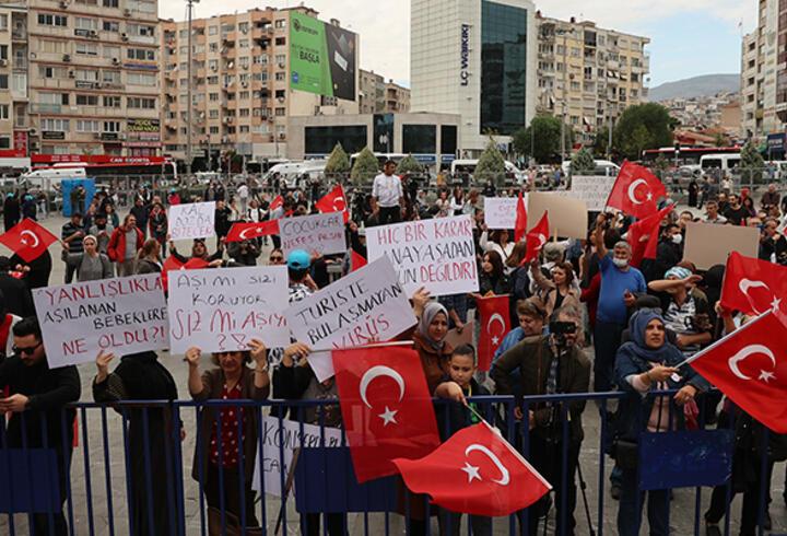 Aşı karşıtları, İzmir'de miting düzenledi