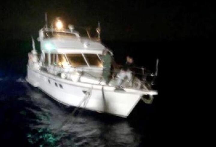 Fethiye açıklarında arızalanan teknedeki 4 kişi kurtarıldı