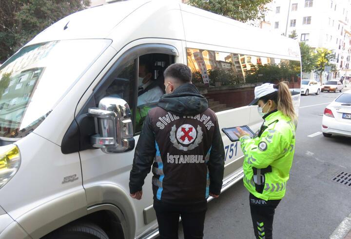 İstanbul'da servis araçlarına denetim; Kadıköy'de korsan öğrenci servisi yakalandı