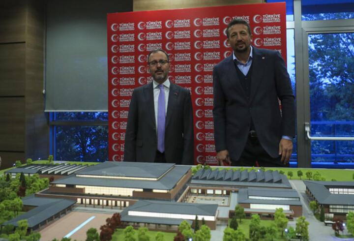 Bakan Kasapoğlu ve TBF Başkanı Türkoğlu, Basketbol Gelişim Merkezi Projesi için toplantı yaptı