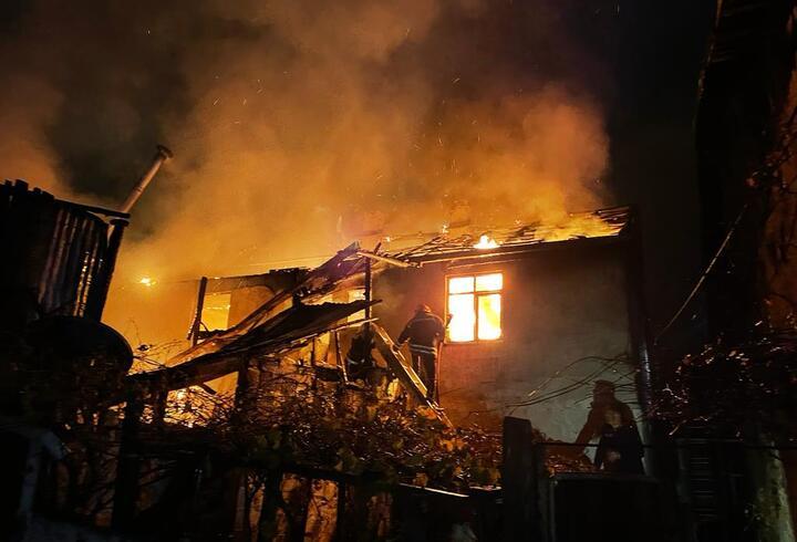Bolu'da iki katlı ahşap evde yangın 