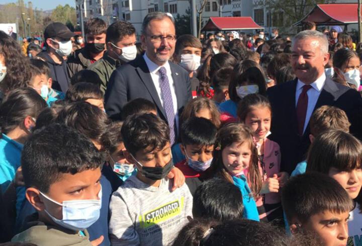 Bakan Kasapoğlu, Zonguldak'ta spor tesisi açılışına katıldı