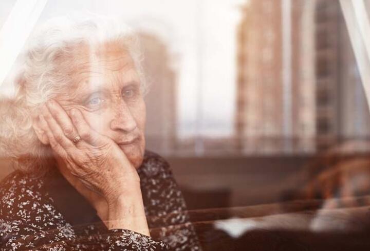 65 yaş üstü her 8 kişiden 1'i alzheimer hastası