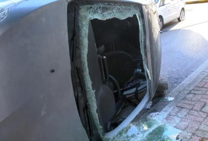 Sarıyer'de devrilen otomobilin sürücüsü hafif yaralandı
