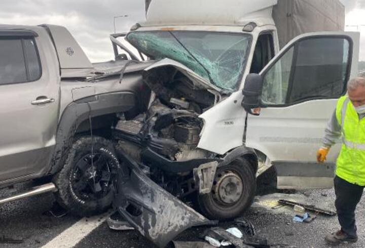 Beykoz'da kaza; cip ve kamyonet sürücüsü yaralandı