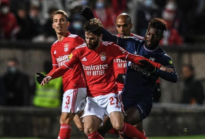 Belenenses-Benfica maçı askıya alındı