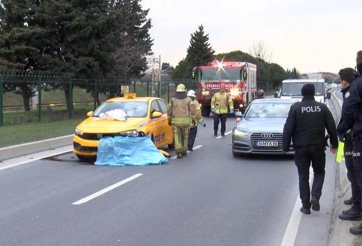 Bakırköy'de kaza yapan motosikletten düşen sürücü taksinin altında kalarak öldü