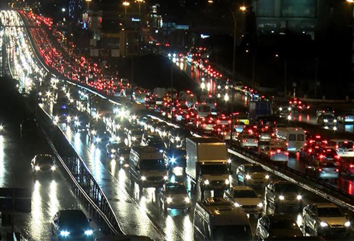 İstanbul'da trafik yoğunluğu yüzde 85