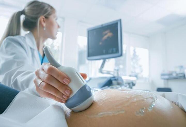 Bebeğin rahim içindeki duruşu ne anlama geliyor ve neden önemli?