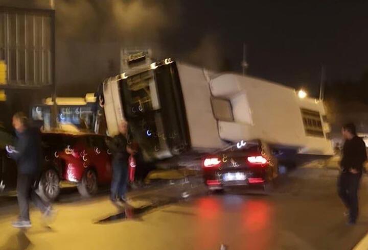 Ankara'da otobüs devrildi: Yaralılar var