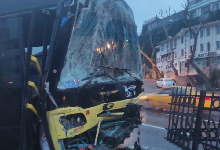 İETT otobüsleri birbirine girdi: 4 kişi yaralandı