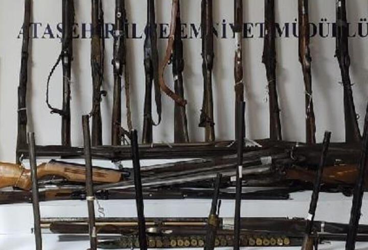 Ataşehir'de iş yerinde çok sayıda ruhsatsız silah ve tüfek ele geçirildi