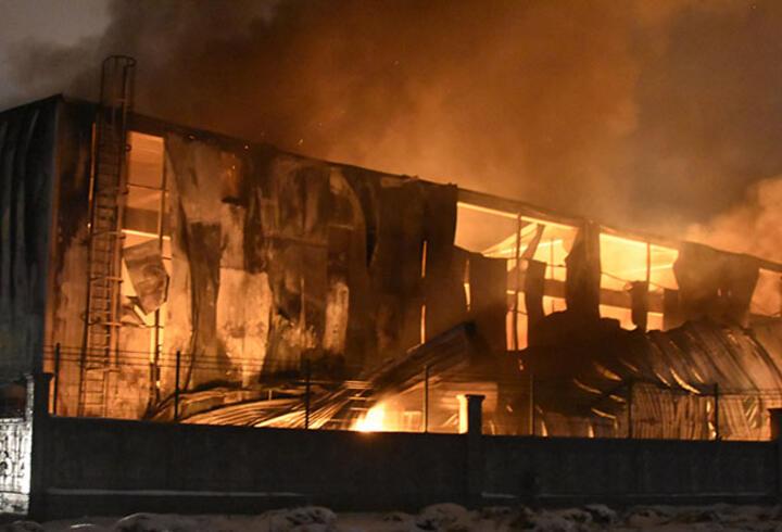 Konya'da sünger fabrikası yandı