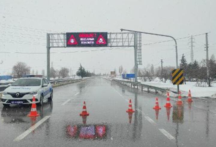 Konya-Antalya karayolu ulaşıma kapandı