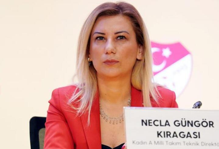 Necla Güngör Kıragası: "Kadın futbolunun yıllar önce hayal ettiği durumu yaşıyor olmaktan mutluyuz"