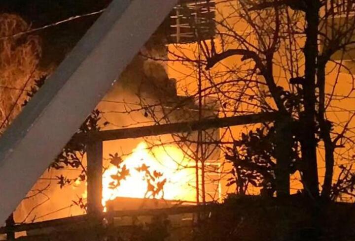 Beykoz'da 3 katlı binanın doğal gaz panosunda yangın