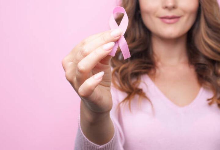 Tiroid kanseri olan kadınlarda meme kanseri riskine dikkat