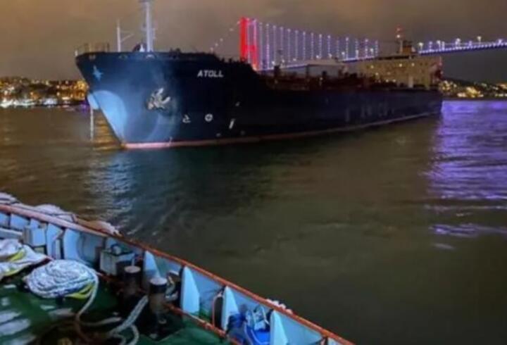 İstanbul Boğazı’nda dümeni kitlenen gemi korku dolu anlara neden oldu