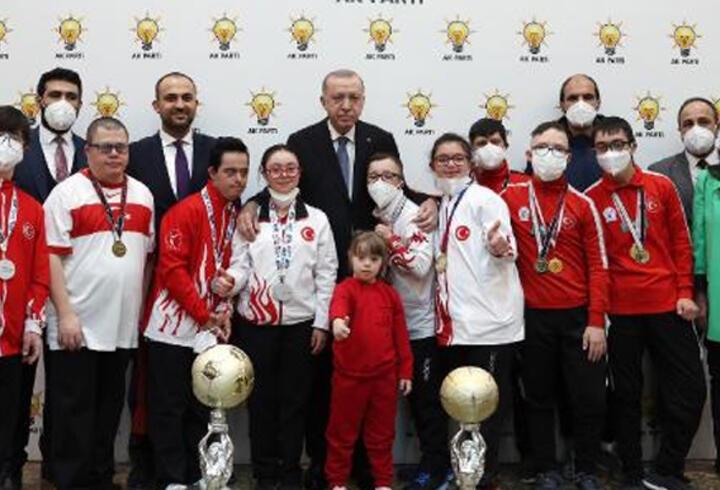 Cumhurbaşkanı Erdoğan, özel gereksinimli sporcularla bir araya geldi