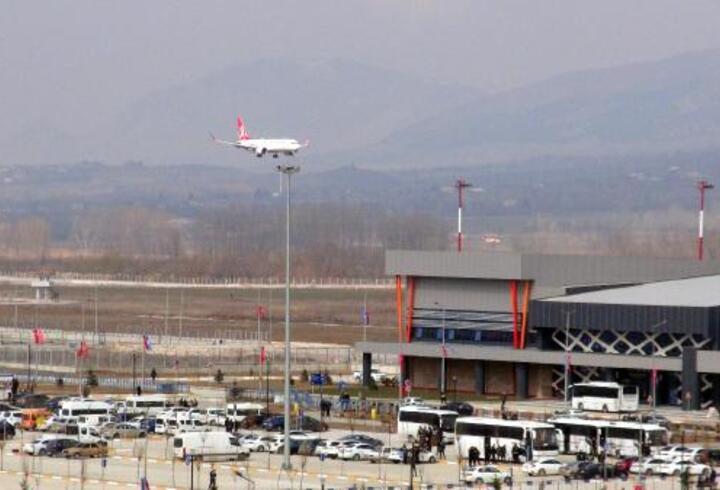 Tokat'ın yeni havalimanına ilk yolcu uçağı indi