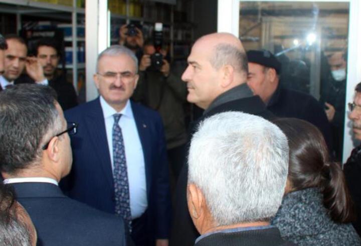 İçişleri Bakanı Soylu, Diyarbakır’da patlama alanında incelemelerde bulundu