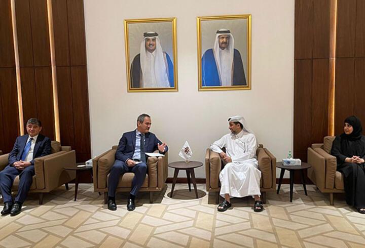 Bakan Özer, Türkiye’nin Doha Büyükelçiliği’ni ziyaret etti