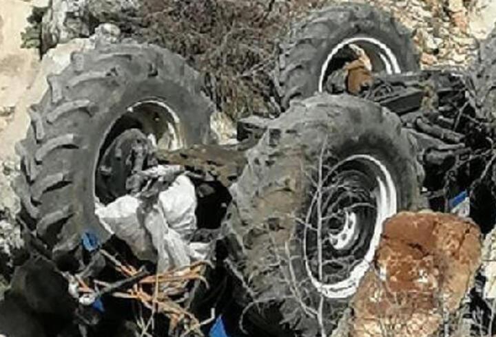 Siirt'te şarampole yuvarlanan traktördeki çocuk öldü 2 kişi yaralandı