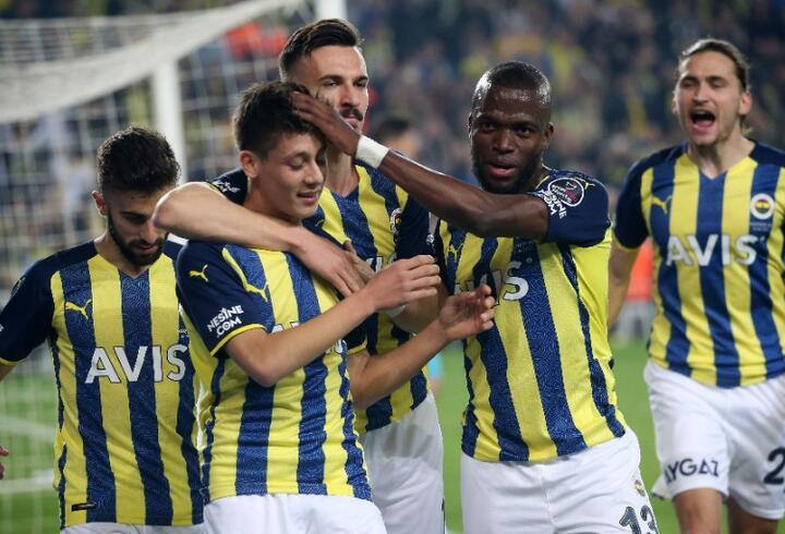 Fenerbahçe'den ayrılacak 5 isim belli oldu