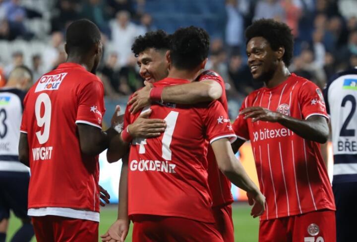 Antalyaspor yenilmezlik serisini 15 maça çıkardı
