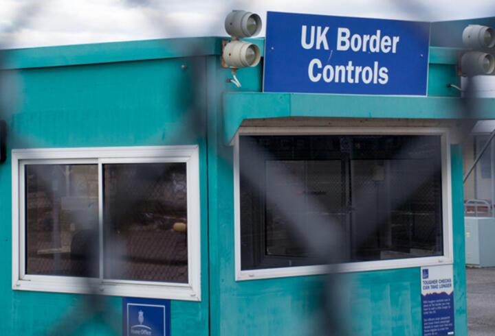 İngiltere'den flaş karar! Yasadışı göçmenler Ruanda'ya gönderilecek