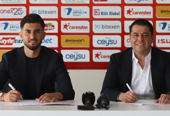 Son dakika... Soner Aydoğdu Antalyaspor'la sözleşme imzaladı